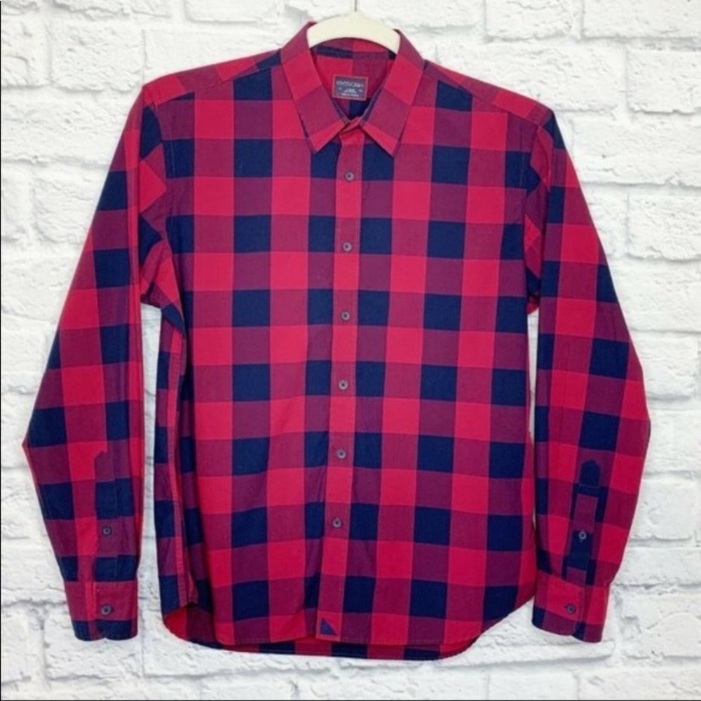 Men’s Red and Navy Blue Untuckit Plaid Shirt